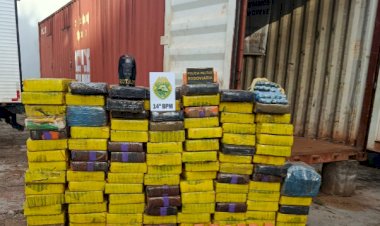 Polícia Militar apreende mais de 1,1 tonelada de maconha em carreta na BR-277