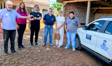 Conselho Tutelar de Nova Santa Rosa recebe veículo zero quilômetro