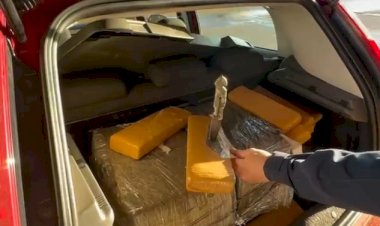 PRF apreende mais de 150 quilos de maconha em veículo na BR-272, em Guaíra