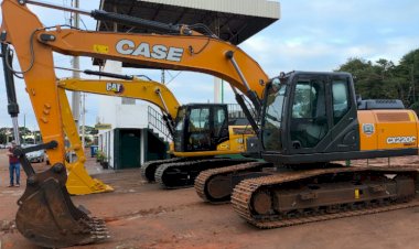 Prefeitura de Marechal Cândido Rondon adquire duas novas escavadeiras hidráulicas