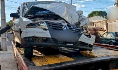 Colisão traseira entre carro e ônibus é registrada em Toledo