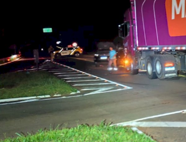 Colisão envolvendo caminhão de Palotina  deixa três pessoas gravemente feridas na PR-486