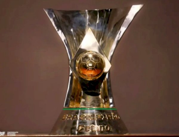 Palmeiras vence clássico e segue na liderança; Vasco encara o Santos nesta quinta