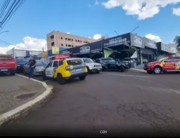 Pai e filho são mortos a tiros em loja de veículos em Cascavel