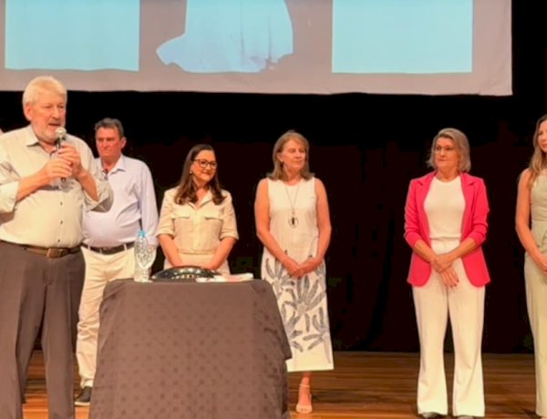 Lançamento do livro “Suave Perfume” emociona público e valoriza história de Nova Santa Rosa
