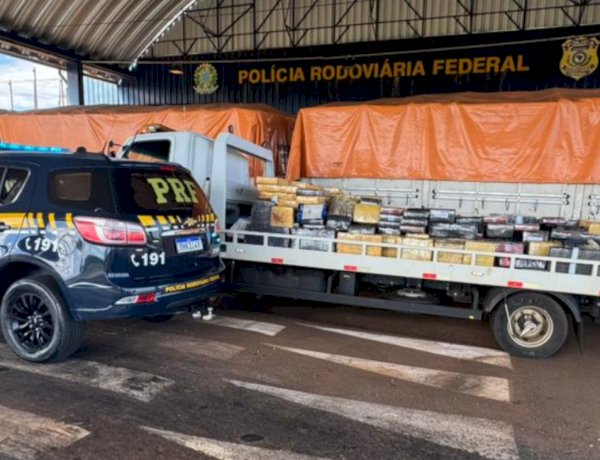 Atenção: PRF apreende quase 4 toneladas de maconha na BR-163, em Mercedes-PR; homem de 28 anos é preso