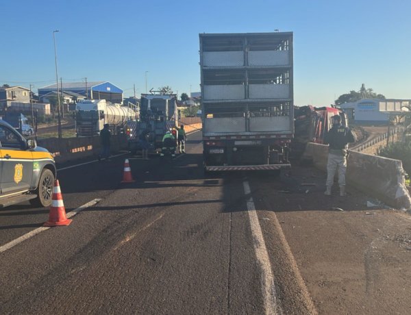 Motorista fica ferido após saída de pista na BR-277 em Matelândia