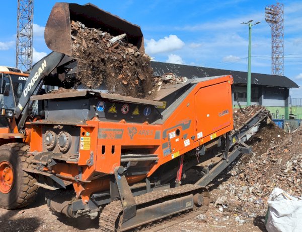 Prefeitura de Marechal Rondon coloca triturador de resíduos em funcionamento no Ecoponto
