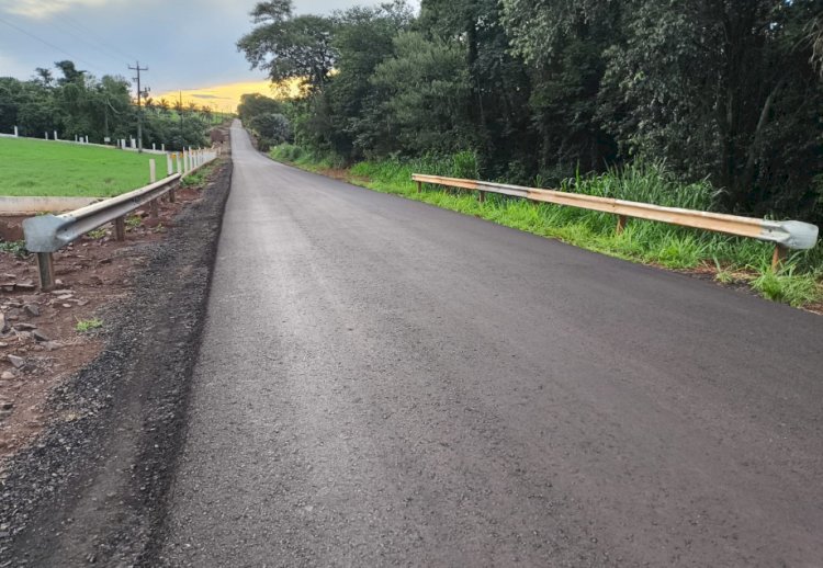 Rodovia municipal  entre Alto Santa Fé e Santa Rita do Oeste  conta com sinalização adequada
