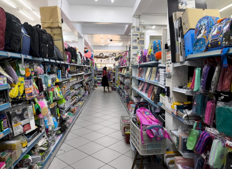 Prédio Roxo disponibiliza grande variedade  e economia na compra de material escolar em Marechal Cândido Rondon