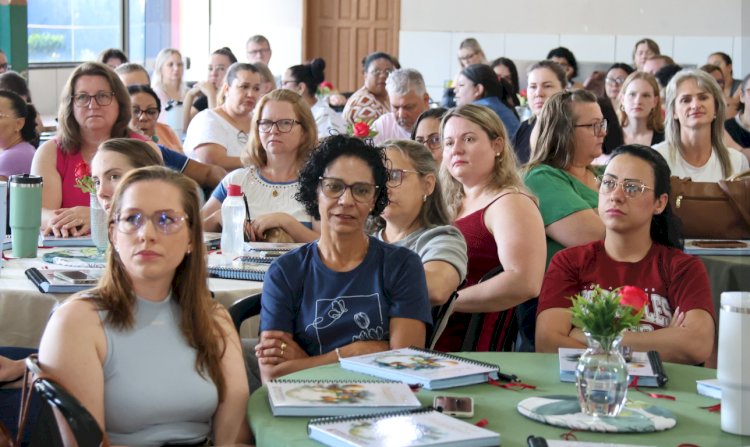 Professores da Educação Infantil participam de reunião de alinhamento para o ano letivo em Nova Santa Rosa