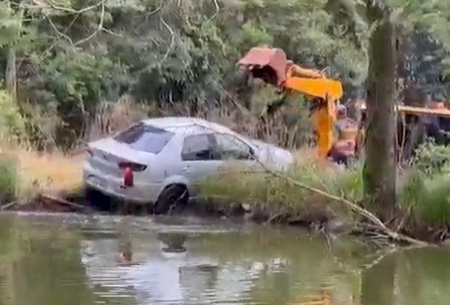 PRF apreende agrotóxicos após dupla de menores 