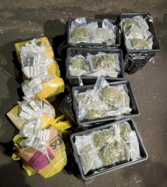 Cães farejadores da PRF ajudam a apreender mais de 80 kg de drogas no Oeste do Paraná