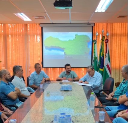 Prefeito de Marechal Rondon assina contrato para o asfalto de Linha Bandeirantes até a usina da Cercar