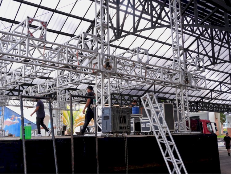 Mercedes inaugura a Rua Coberta com show de Amado Batista nesta quinta