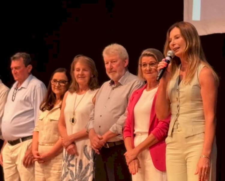 Lançamento do livro “Suave Perfume” emociona público e valoriza história de Nova Santa Rosa