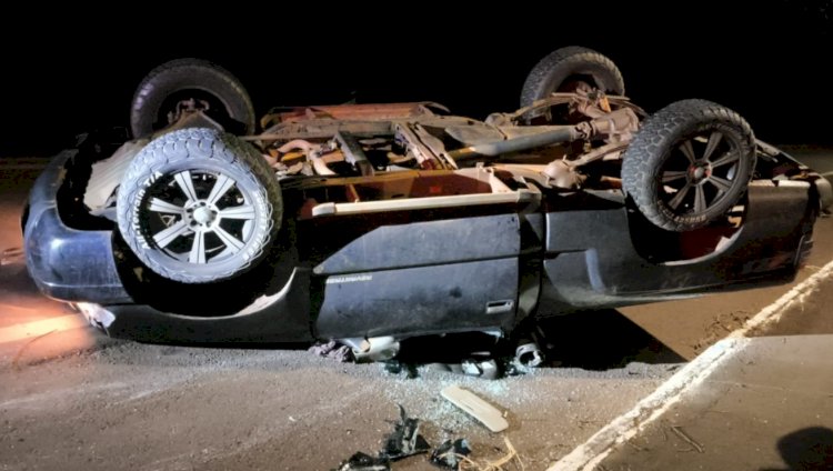 Capotamento é registrado na PR-495 em Pato Bragado