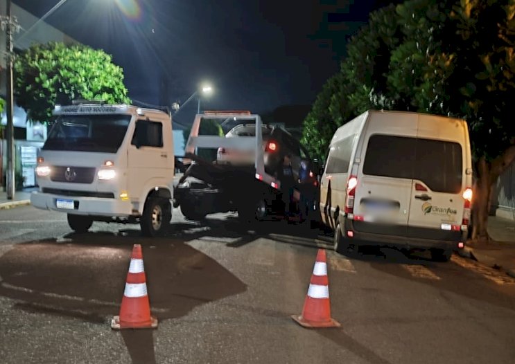 Acidente entre van e Hyundai Tucson é registrado em cruzamento de Nova Santa Rosa