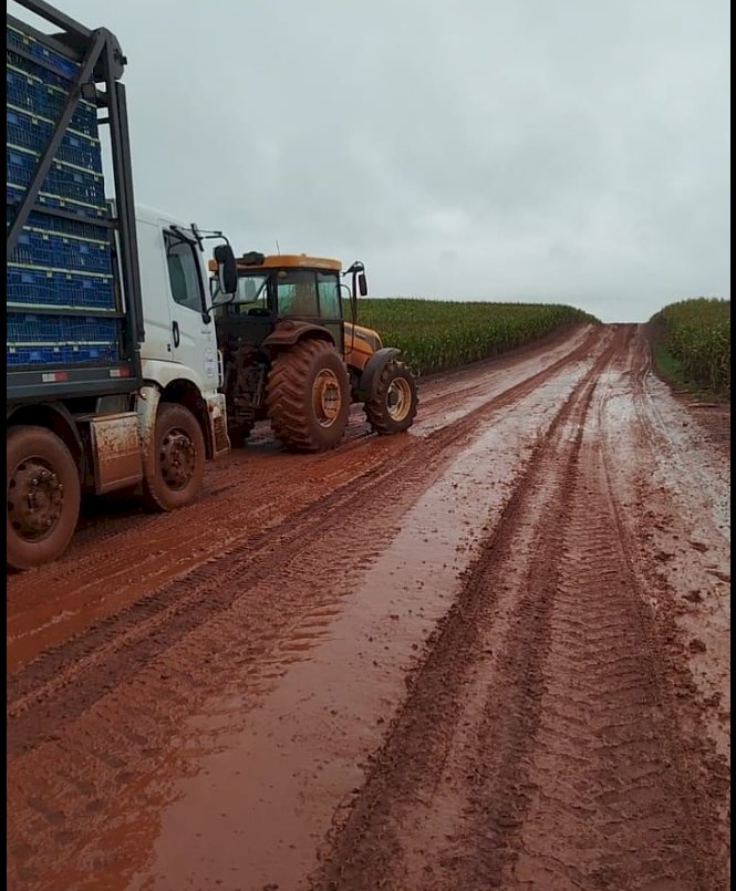Produtores rurais cobram melhorias em estradas do interior de Assis Chateaubriand
