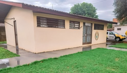 Morador é agredido por três homens dentro de residência em Pato Bragado