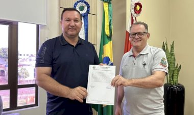 Vice-prefeito Alex Graunke assume comando interino da Prefeitura de Mercedes