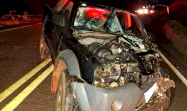 Colisão frontal na PR-180 entre  ônibus e Camionete deixa motorista gravemente na região