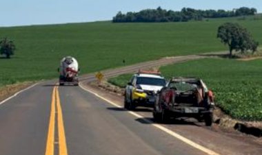 Pai e filho ficam gravemente feridos após capotamento na PR-486, na região