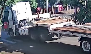 Caminhão desgovernado atinge residência no bairro Planalto, em Santa Rosa