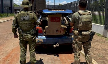 BPFRON e Polícia Federal apreendem caminhão com mais de 11 mil pacotes de cigarros contrabandeados em Guaíra