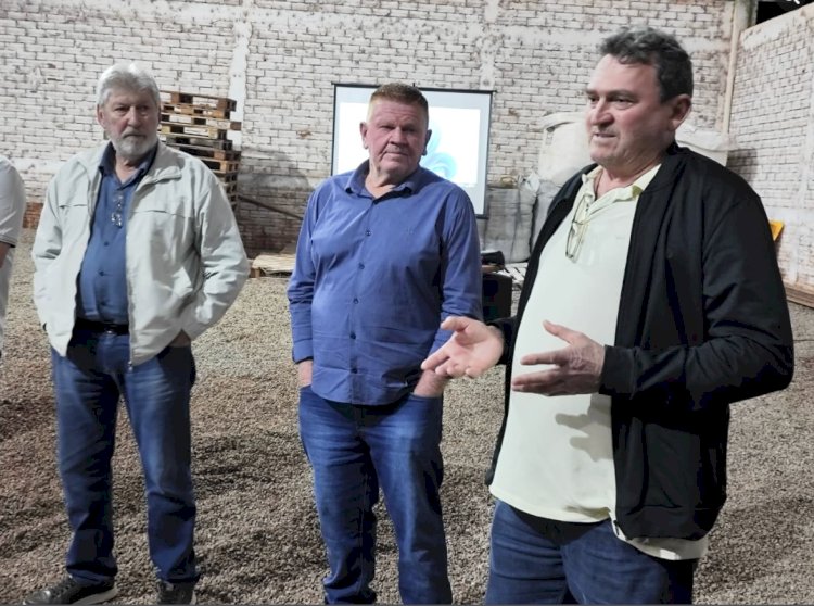 Agricultores aprovam proposta de pavimentação entre Linha Jundiaí e Vila Cristal, em Nova Santa Rosa