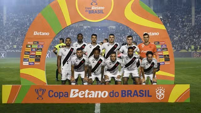 Vasco e Cruzeiro ganham e avançam às quartas da Copa do Brasil