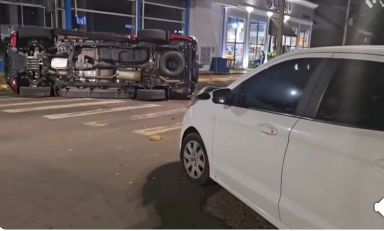 Camionete tomba em acidente na esquina da Paraná Soldas e Fiat   em Marechal