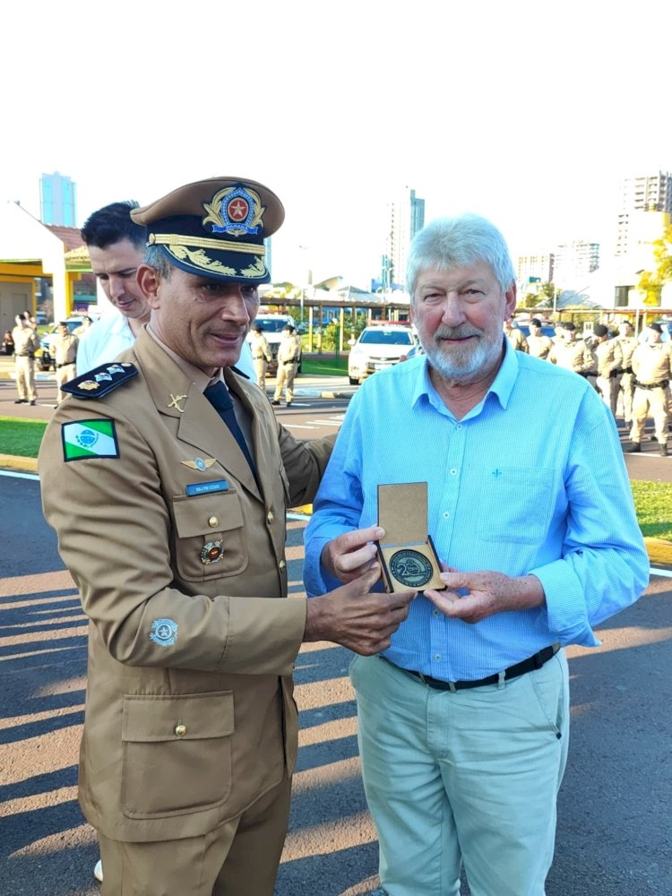 Autoridades de Nova Santa Rosa participam das comemorações dos 20 anos do 19º BPM de Toledo