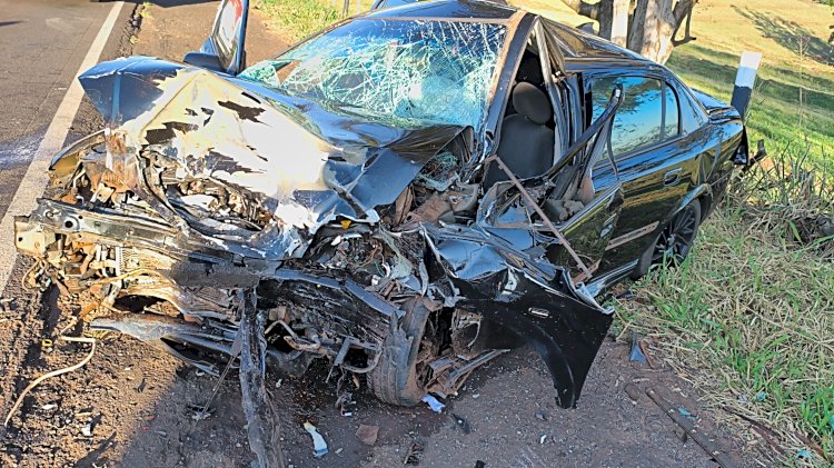 Acidente grave com óbito e pessoas feridas.