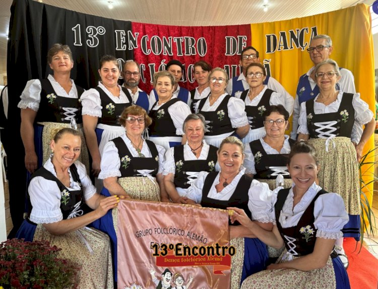 13º Encontro de Dança Folclórica Alemã reúne 21 grupos em Alto Santa Fé