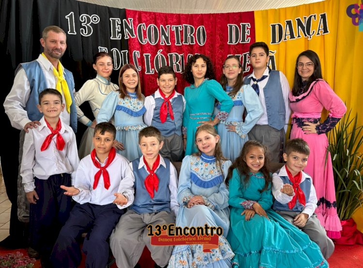 13º Encontro de Dança Folclórica Alemã reúne 21 grupos em Alto Santa Fé