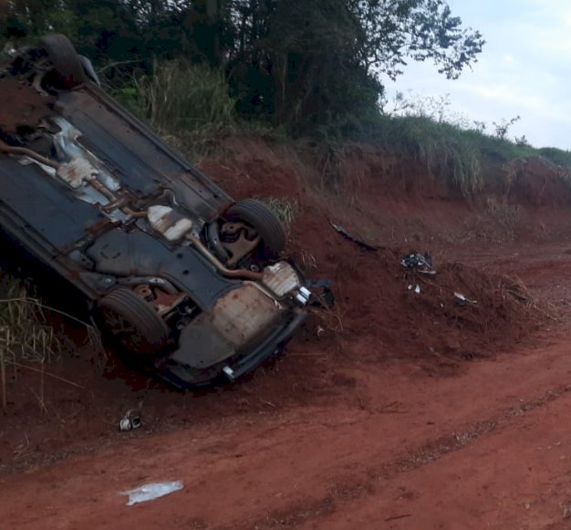 Atualizado: Acidente com capotamento deixa um morto e quatro feridos na PR-182, em Francisco Alves