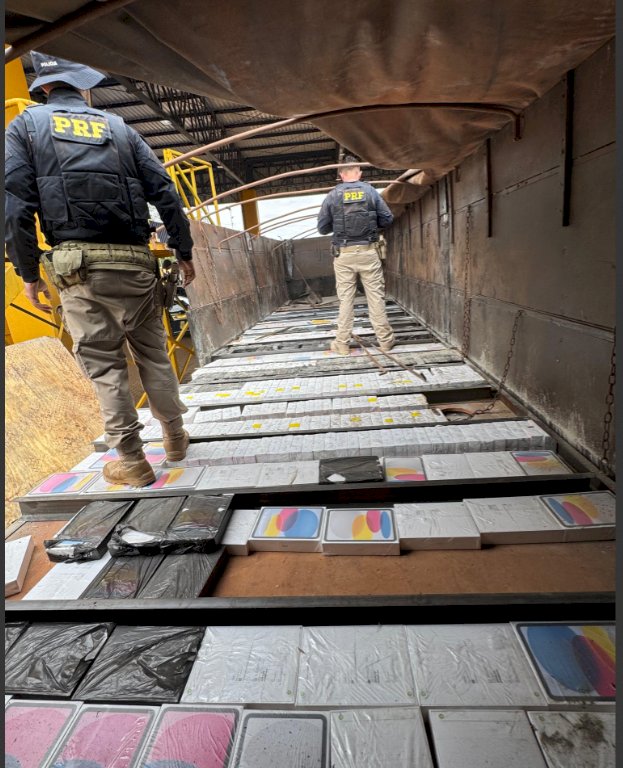 PRF APREENDE GRANDE QUANTIDADE DE ELETRÔNICOS NA BR-277, EM CASCAVEL