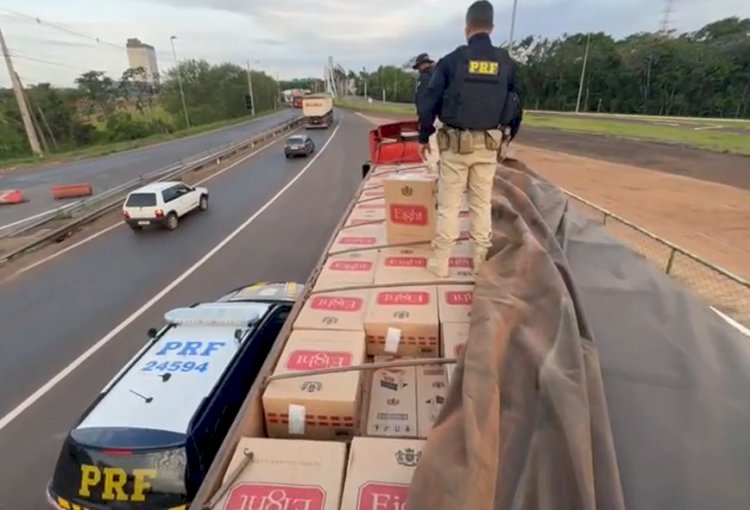 Motorista é preso pela PRF em Guaíra com 450 mil maços de cigarros contrabandeados e veículo adulterado