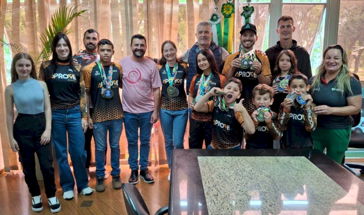Atletas rondonenses são recebidos na prefeitura em reconhecimento às conquistas esportivas