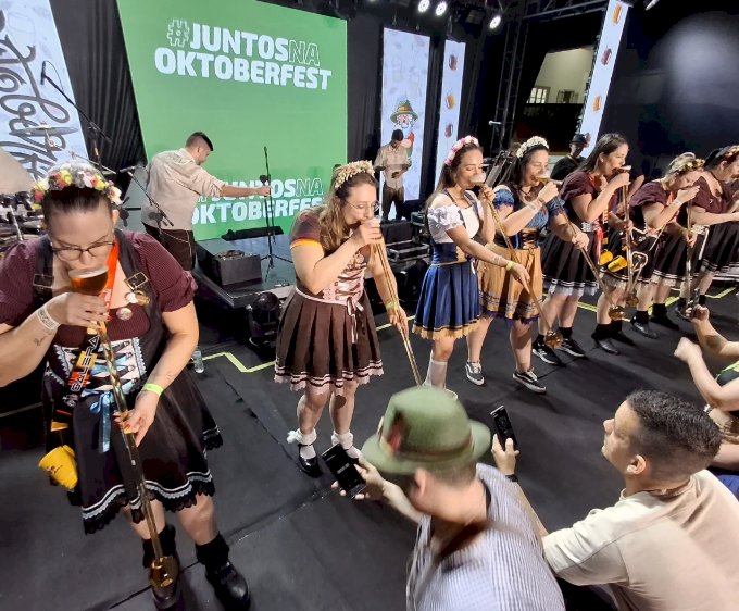 Lariane Fiorini é campeã do Chope em Metro Feminino da Oktoberfest 2025 de Marechal Cândido Rondon.