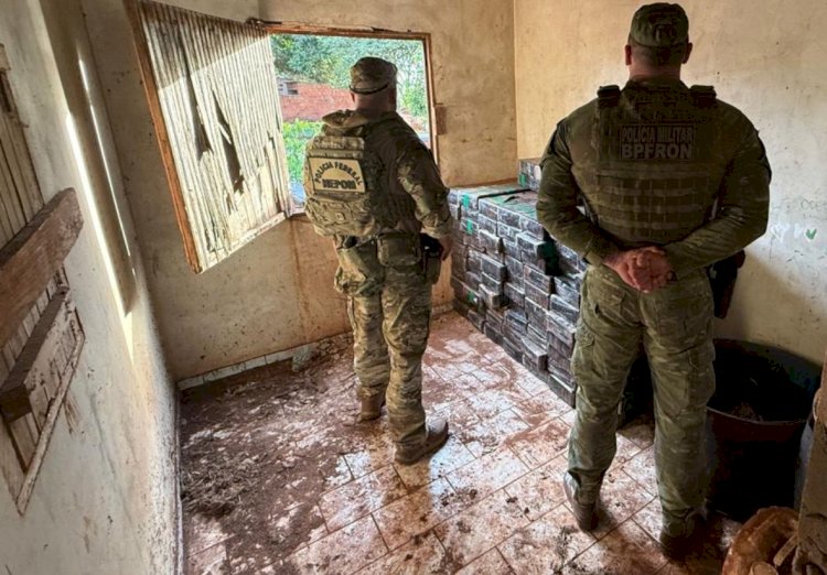 BPFRON e Polícia Federal apreendem mais de 700 quilos de maconha em Guaíra
