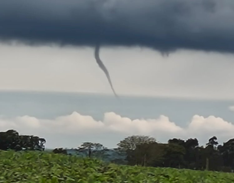 ATENÇÃO: Formação tornádica é registrada em Francisco Alves nesta quinta-feira (13)