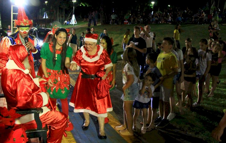 Noite de Luz transforma Lago Municipal em cenário mágico e emociona público em Nova Santa Rosa