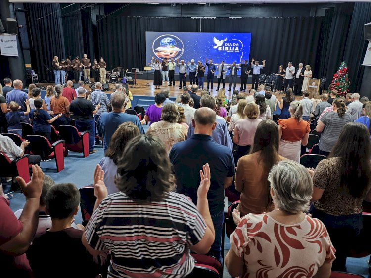 Culto do Dia da Bíblia reúne comunidade cristã em noite de celebração e unidade em Nova Santa Rosa