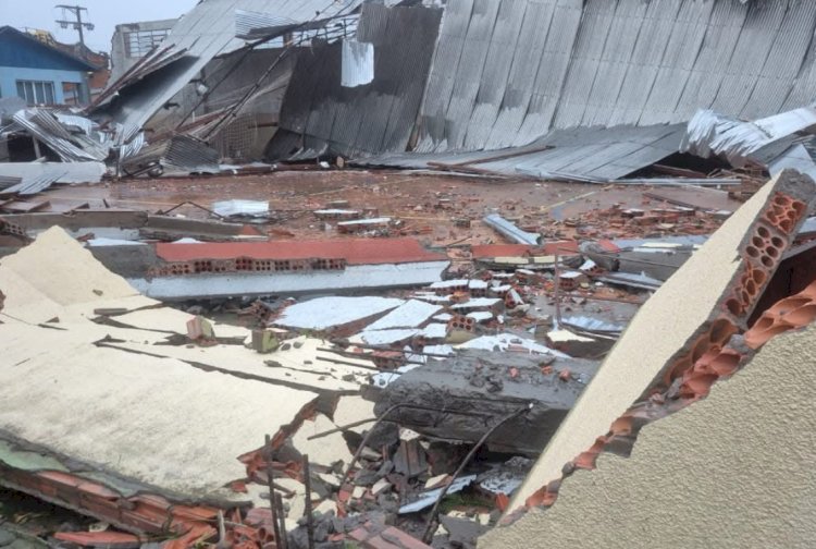 Temporal causa estragos em mais de 10 municípios do Rio Grande do Sul e Defesa Civil emite alerta vermelho para o estado