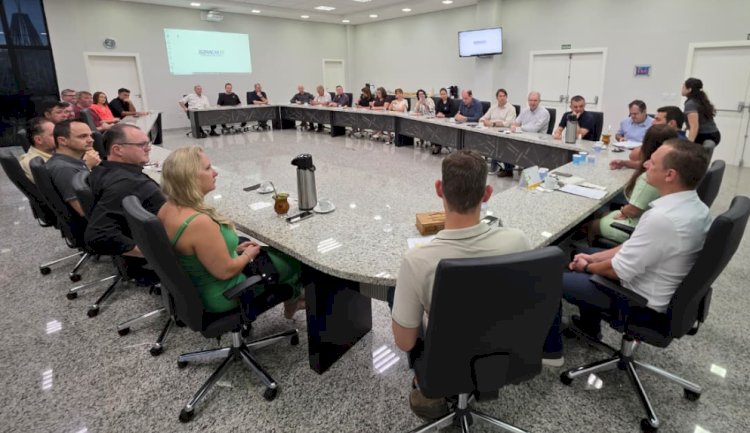 Gestão municipal apresenta investimentos e prestação de contas à diretoria da Acimacar