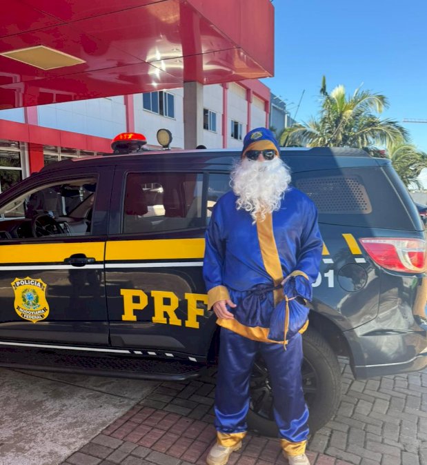 Papai Noel da PRF leva alegria às crianças internadas no HUOP, em Cascavel