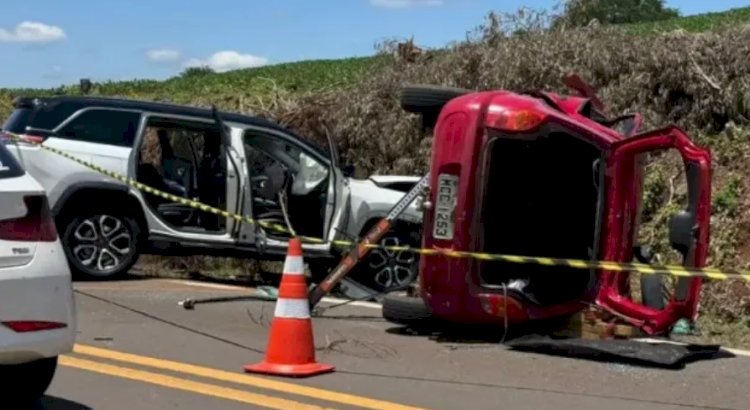 Colisão envolve veículo de Marechal Rondon na PR-180 deixa dois mortos no Sudoeste do Paraná