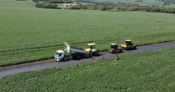 Concluída a primeira etapa da pavimentação asfáltica na Linha Bandeirantes